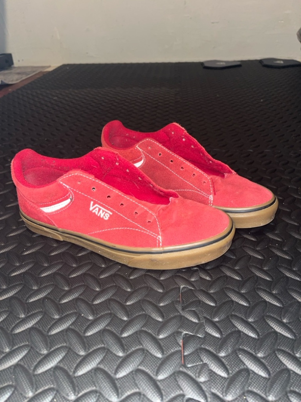 Vans Red Suede Low Top Sneakers Size 7.5 No Laces - Picture 2 of 8